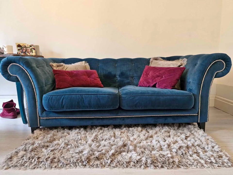 The Heritage Chesterfield – 2-Seater by London Sofa