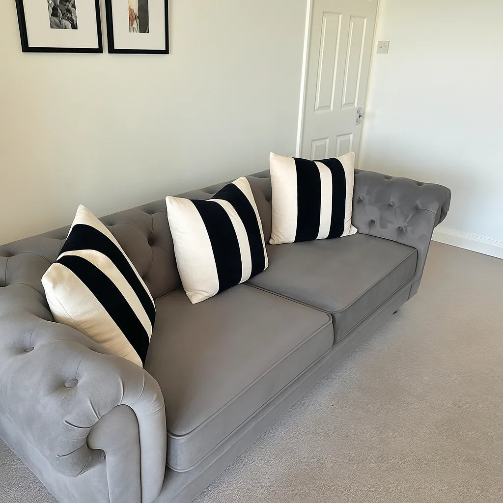London Sofa Signature Chesterfield – 2-Seater Edition