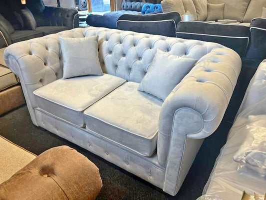 Handcrafted 2-Seater Chesterfield Sofa – London Sofa Collection