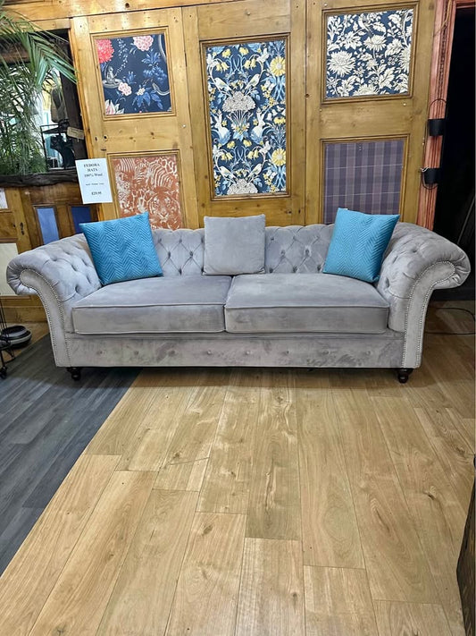 Compact Chesterfield Sofa – 2-Seater by London Sofa